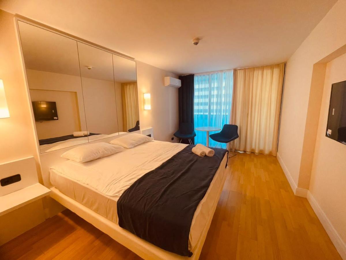 Orbi City Hub Apartments Батумі Екстер'єр фото